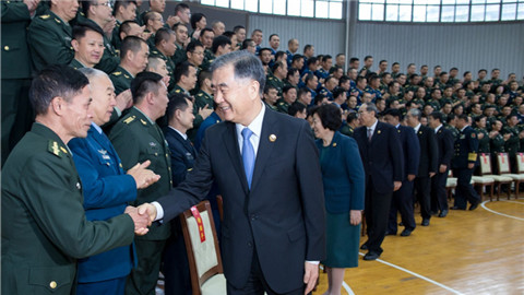汪洋率代表團赴廣西軍區(qū)、武警廣西總隊慰問