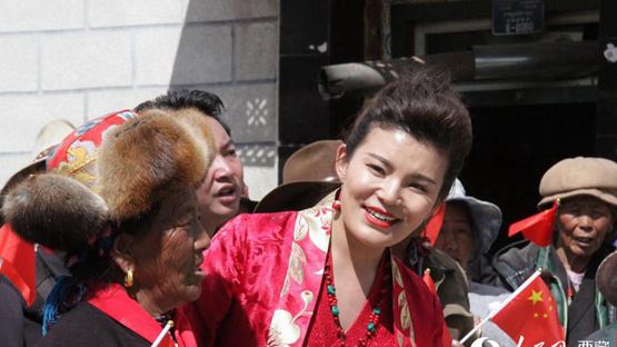 西藏民主改革60年，高原兒女唱響《我和我的祖國》