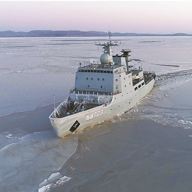 新春走軍營(yíng)｜-20℃，海軍海冰723船犁耕冰海暢航道