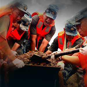 海報｜抗洪搶險，東部戰(zhàn)區(qū)空軍沖鋒在前！