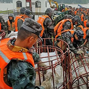 突發(fā)破閘！第71集團軍“鋼鐵勁旅?”千名官兵晝夜奮戰(zhàn)排險