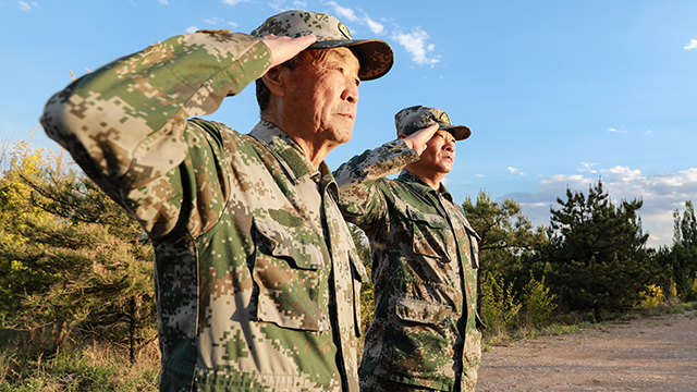 “立正！”將軍下達命令 百萬“雄兵”精神抖擻