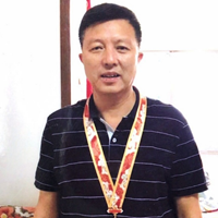 他是金融業(yè)務(wù)骨干，更是深藏不露的一等功臣
