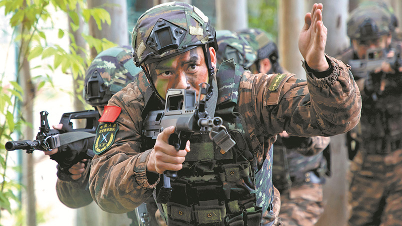武警廣西總隊機動支隊參謀邱健強軍精武掠影