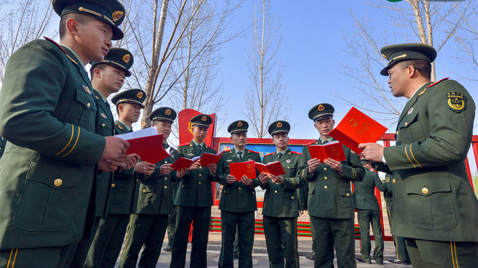 武警第一機(jī)動(dòng)總隊(duì)某支隊(duì)開(kāi)展全民國(guó)家安全教育日主題活動(dòng)