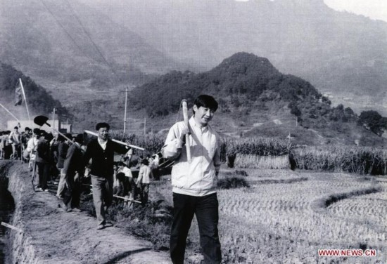 習(xí)近平彭麗媛恩愛家庭照片曝光