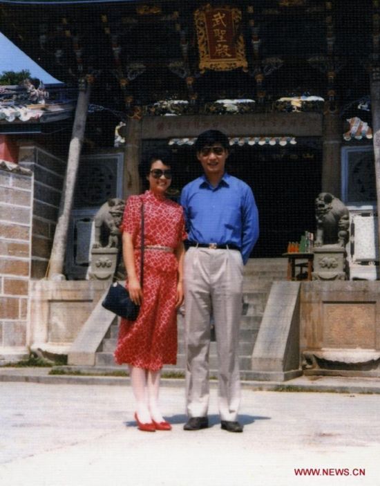 習(xí)近平彭麗媛恩愛(ài)家庭照片曝光