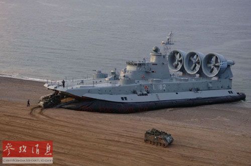 資料圖：“歐洲野?！奔墯鈮|登陸艦