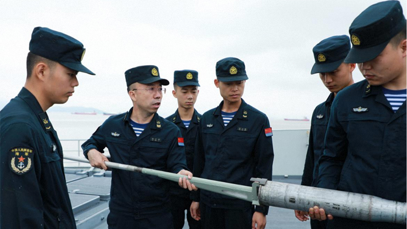 馬少利：艦炮作筆 深藍(lán)為卷